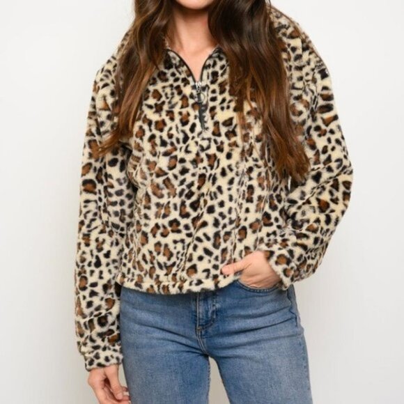 Casual tan brown Leopard Print Soft Cozy Pullover - Picture 2 of 4